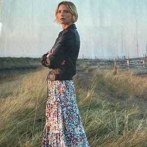 ME+EM 2 Navy Luxury Leather Bomber Jacket Ribbed Trim Feminine Gold Zipper EUC